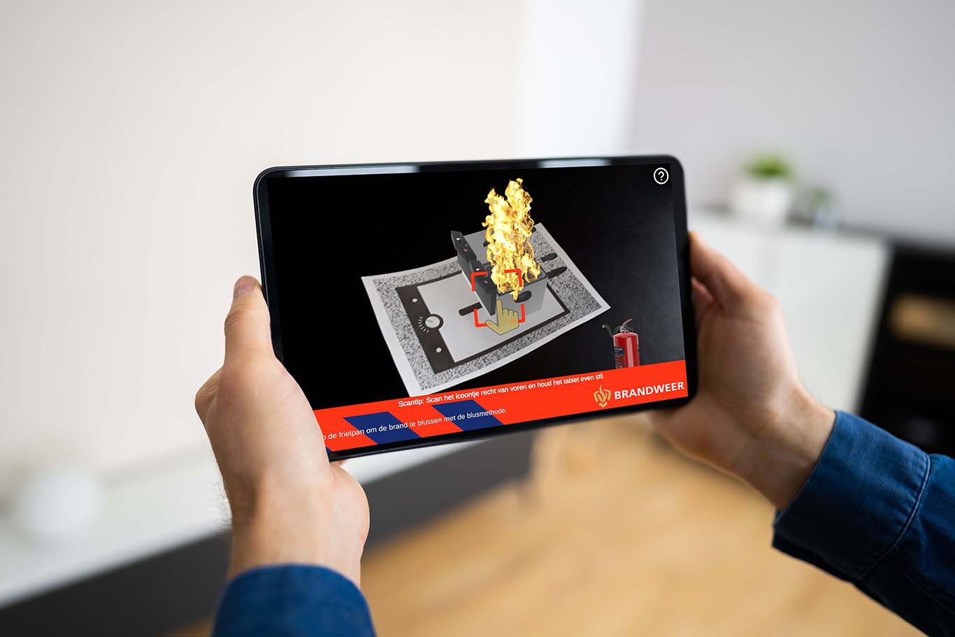 Brandende frietpan interactieve app op tablet
